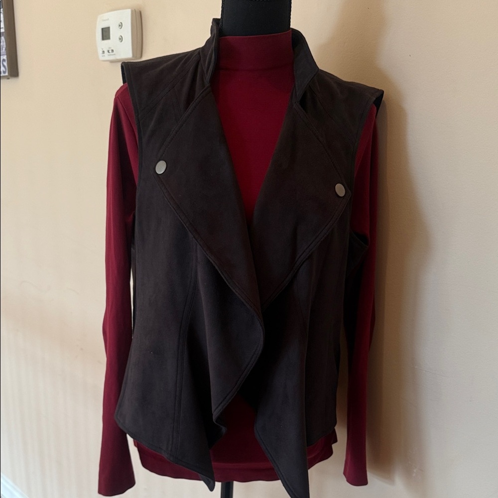 Women's black Sleeveless vest